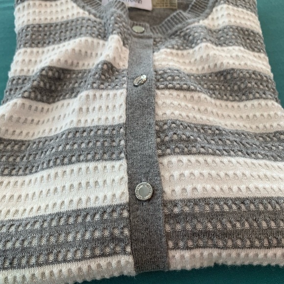Calvin Klein gray and white button up sweater size sm silver botton closure - Picture 2 of 9